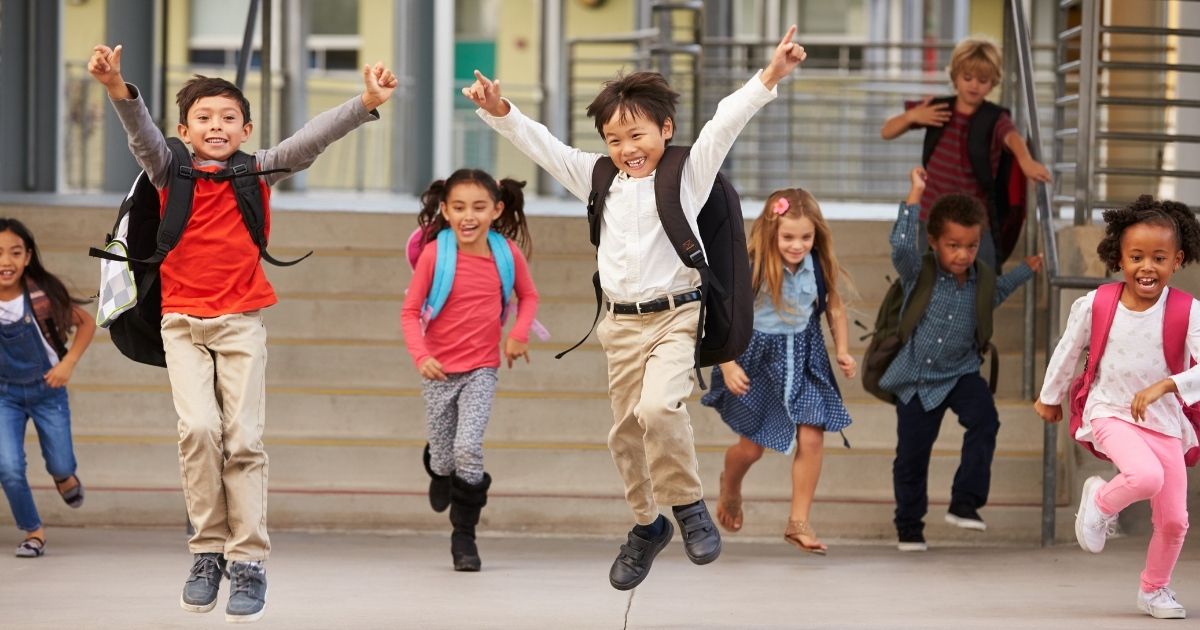 El Protocolo de Desinfección Crítica para Frenar Virus de Alta Propagación en Escuelas